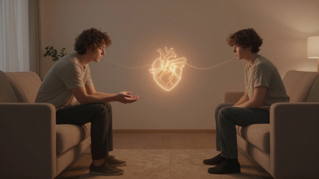 Два человека на диване, между ними — тонкая золотая нить, символизирующая понимание и эмоциональную связь.